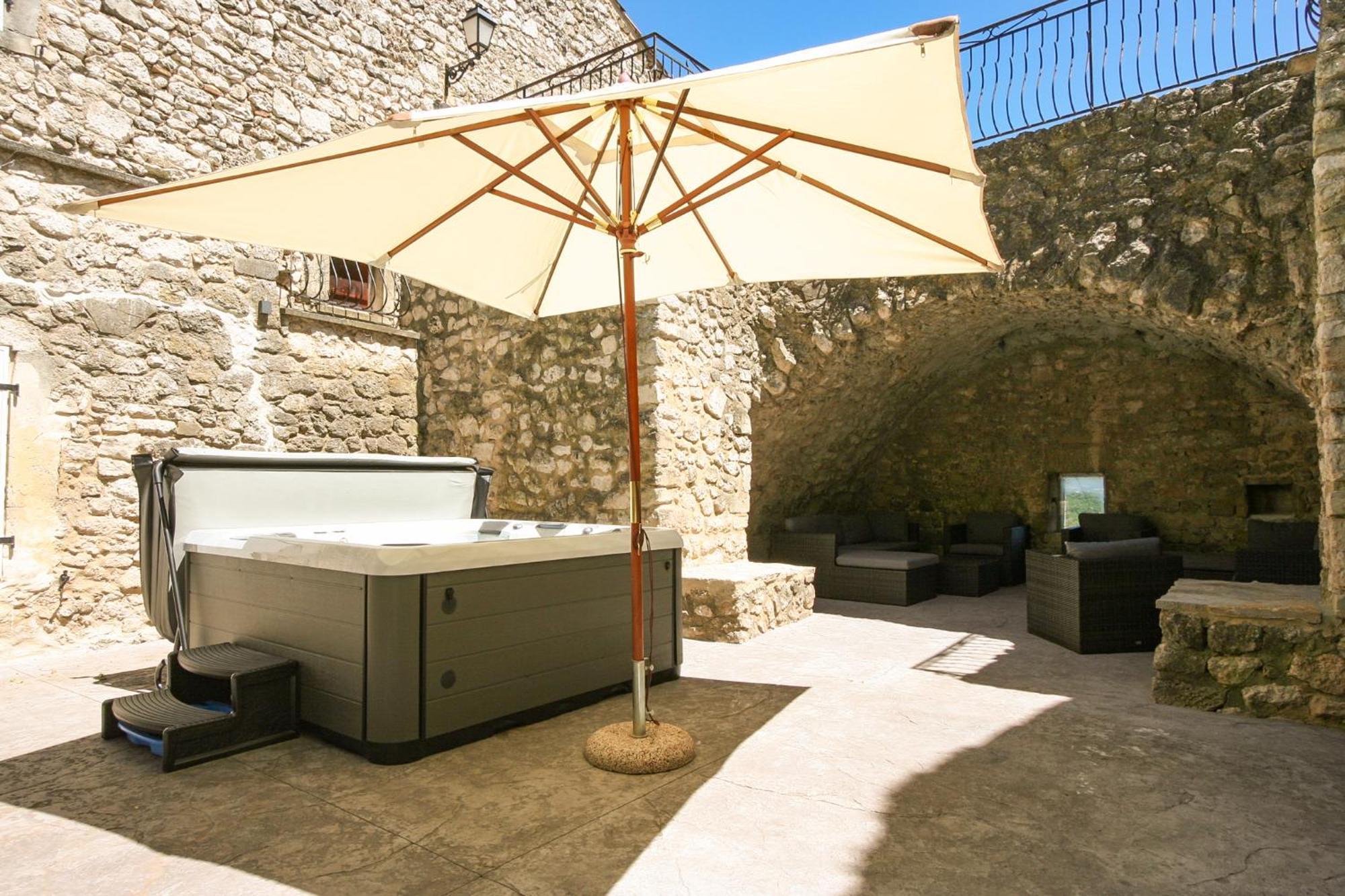 La Closerie D'Escalin Gite 12 Personnes Et Jacuzzi La Garde-Adhémar Exteriör bild