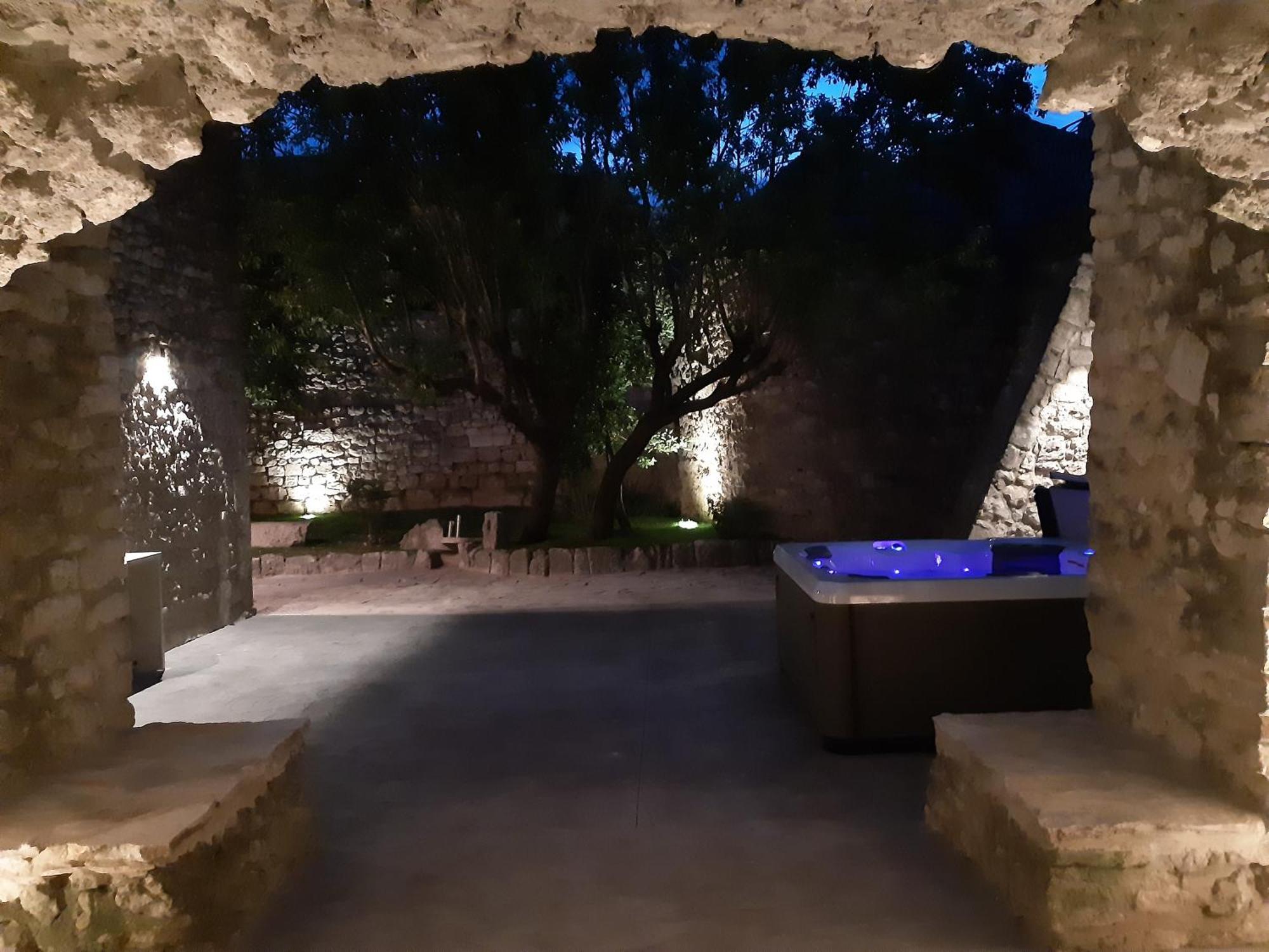 La Closerie D'Escalin Gite 12 Personnes Et Jacuzzi La Garde-Adhémar Exteriör bild